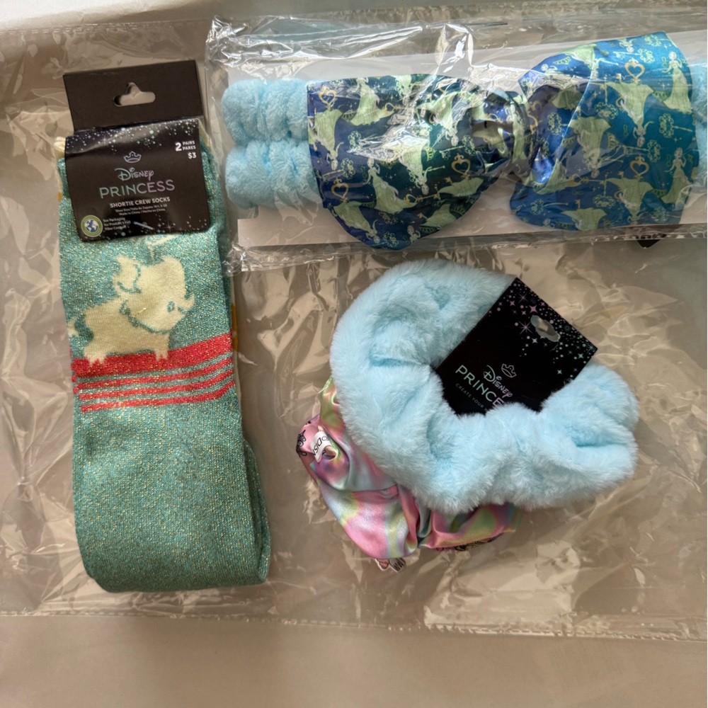 🧡15 for $20🧡Disney Princess Cozy Socks and Accessories Set